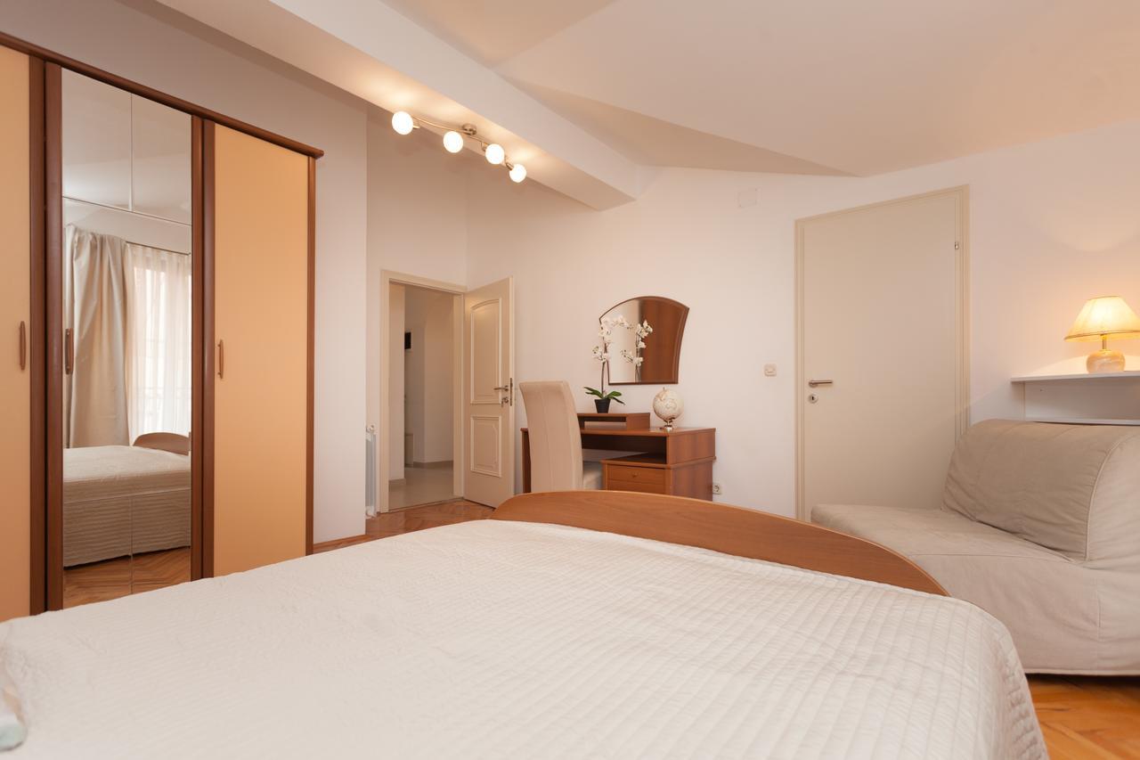 Apartments Alice 로비니 외부 사진